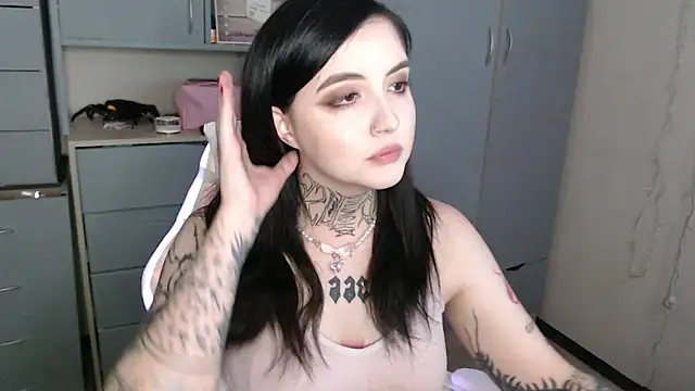 Rin andersonn online show from December 14, 2025, 1:22 am