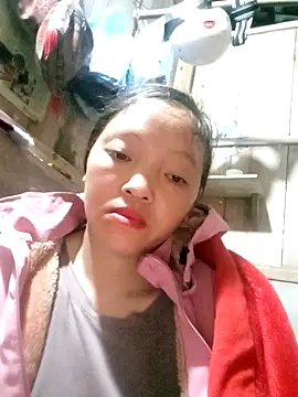 Snapshot of Minkine022 chatting on October 31, 2025, 6:53 pm Minkine022 online show from October 31, 2025, 6:53 pm