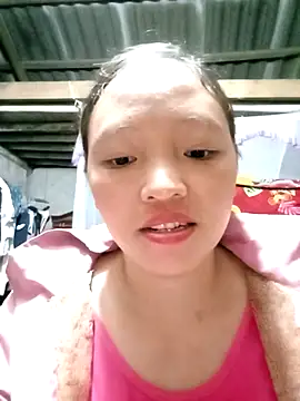 Snapshot of Minkine022 chatting on November 2, 2025, 7:22 am Minkine022 online show from November 2, 2025, 7:22 am