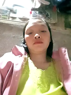 Snapshot of Minkine022 chatting on November 5, 2025, 11:05 pm Minkine022 online show from November 5, 2025, 11:05 pm