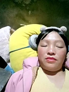 Snapshot of Minkine022 chatting on November 22, 2025, 1:10 pm Minkine022 online show from November 22, 2025, 1:10 pm