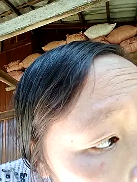 Snapshot of Minkine022 chatting on November 29, 2025, 6:27 am Minkine022 online show from November 29, 2025, 6:27 am