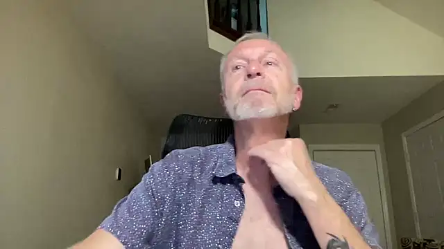 ApolloThrust online show from October 3, 2025, 10:29 pm