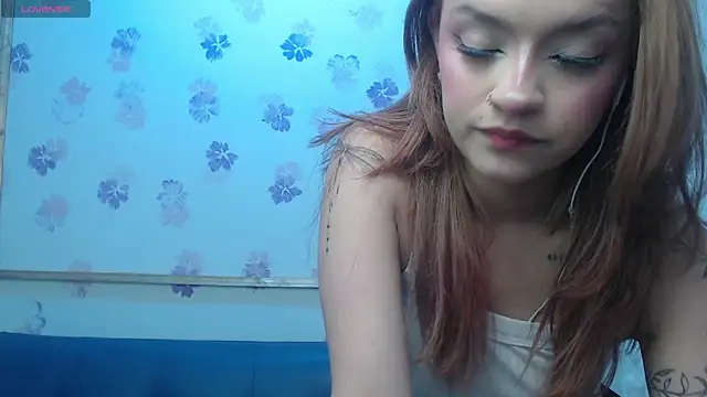 Alyy cute  online show from October 8, 2025, 2:04 pm