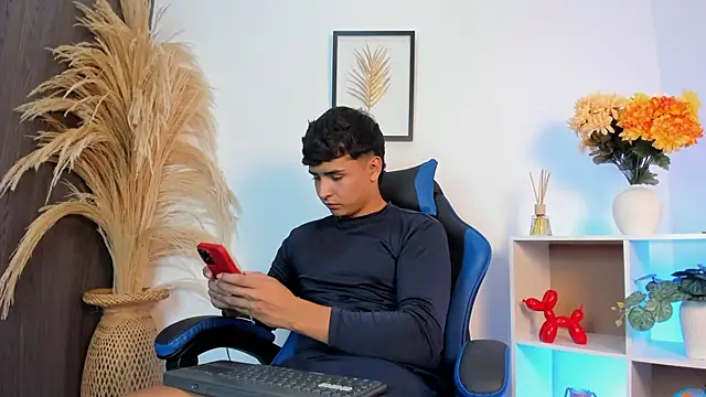 Thiago Connor21 online show from April 5, 2026, 8:28 pm