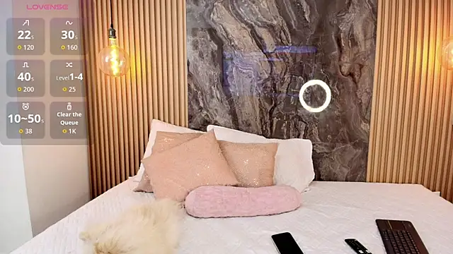 Snapshot of Pocahontas_sun chatting on October 13, 2025, 2:17 pm Pocahontas sun online show from October 13, 2025, 2:17 pm