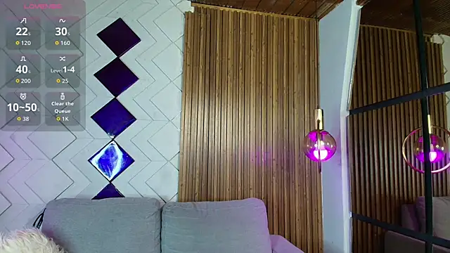 Matti sofia  online show from October 28, 2025, 7:05 pm