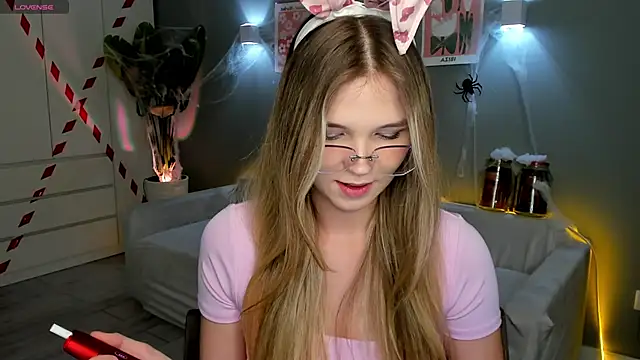 linakorvin online show from October 30, 2025, 1:34 pm