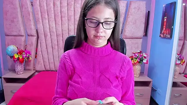 Snapshot of sarah_sweett_ chatting on October 22, 2025, 2:28 pm sarah sweett online show from October 22, 2025, 2:28 pm