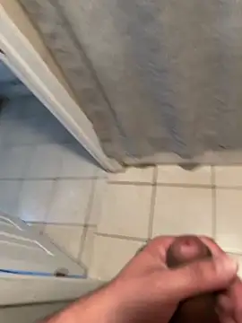 familia0210 online show from November 27, 2025, 8:22 pm