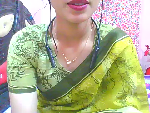 Snapshot of night_queeen7 chatting on November 23, 2025, 8:19 pm night queeen7 online show from November 23, 2025, 8:19 pm