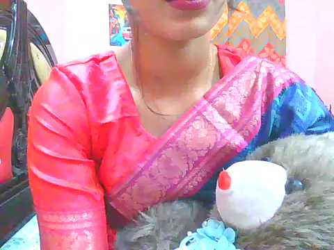 Snapshot of night_queeen7 chatting on December 17, 2025, 7:31 pm night queeen7 online show from December 17, 2025, 7:31 pm