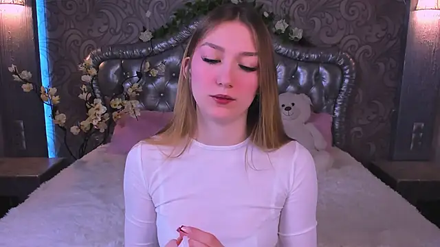 AngelAnabelle online show from February 12, 2026, 8:59 pm