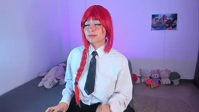 Miaengels  online show from May 10, 2026, 2:33 pm