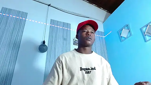 Snapshot of Dark_stallionX chatting on October 31, 2025, 7:04 pm Dark stallionX online show from October 31, 2025, 7:04 pm