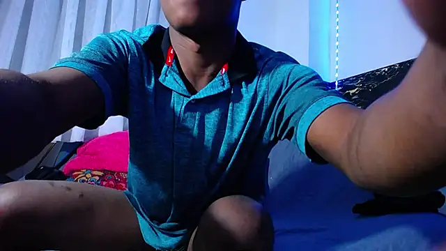 Snapshot of Dark_stallionX chatting on November 3, 2025, 6:31 pm Dark stallionX online show from November 3, 2025, 6:31 pm