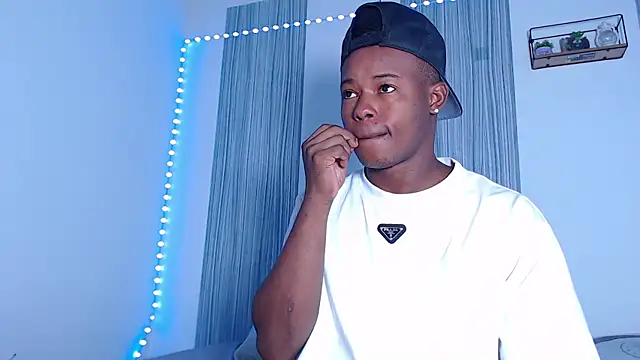 Snapshot of Dark_stallionX chatting on November 28, 2025, 10:01 pm Dark stallionX online show from November 28, 2025, 10:01 pm