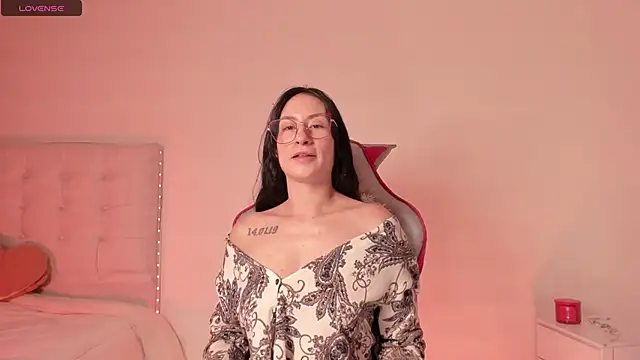 clover tter  online show from November 9, 2025, 10:35 am