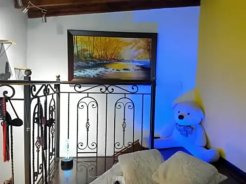 Zulyhenao online show from November 26, 2025, 11:22 am