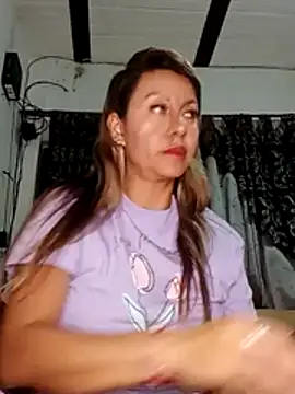 Snapshot of GisellTorres36 chatting on April 18, 2026, 4:16 am GisellTorres36 online show from April 18, 2026, 4:16 am