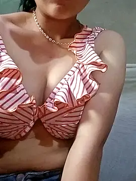 Snapshot of _TranThao_05 chatting on October 8, 2025, 3:48 am TranThao 05 online show from October 8, 2025, 3:48 am