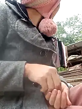 Snapshot of _TranThao_05 chatting on December 16, 2025, 7:02 am TranThao 05 online show from December 16, 2025, 7:02 am