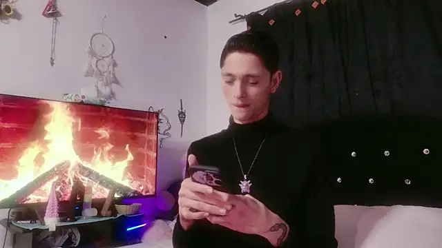 Tyler cat online show from November 11, 2025, 1:55 pm