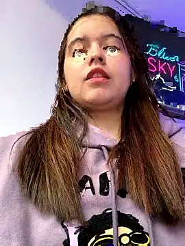 gabriiieela  online show from January 7, 2026, 10:12 pm