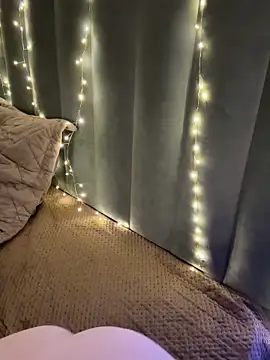 KellyMoors online show from February 11, 2026, 2:05 am