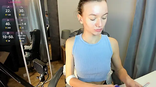 EvaToniz online show from November 13, 2025, 1:04 am