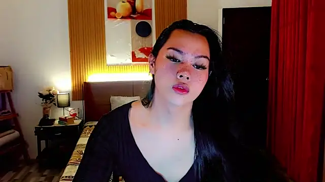 Snapshot of fallinLunaxX chatting on November 28, 2025, 3:04 pm fallinLunaxX online show from November 28, 2025, 3:04 pm