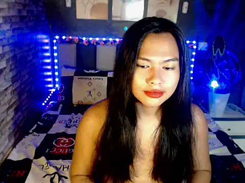 Snapshot of fallinLunaxX chatting on May 16, 2026, 9:28 am fallinLunaxX online show from May 16, 2026, 9:28 am