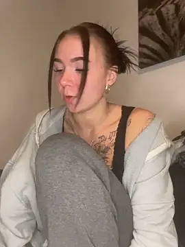 YoungZoexx online show from December 20, 2025, 10:17 pm