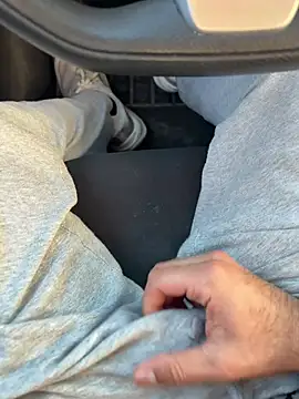 ayrtonmen online show from January 13, 2026, 8:47 pm