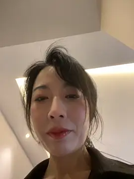 yourkeer online show from November 17, 2025, 3:56 am