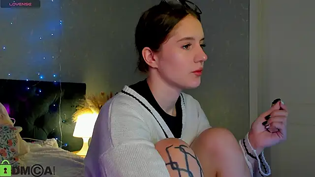 Stacey Lace online show from October 19, 2025, 4:51 pm