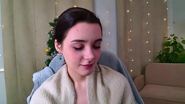 ElizabethMilller  online show from January 15, 2026, 10:13 pm