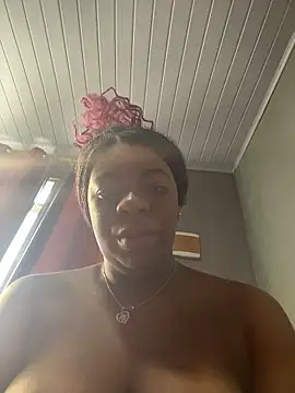 Snapshot of Priihmedeiros chatting on January 12, 2026, 10:20 am Priihmedeiros online show from January 12, 2026, 10:20 am