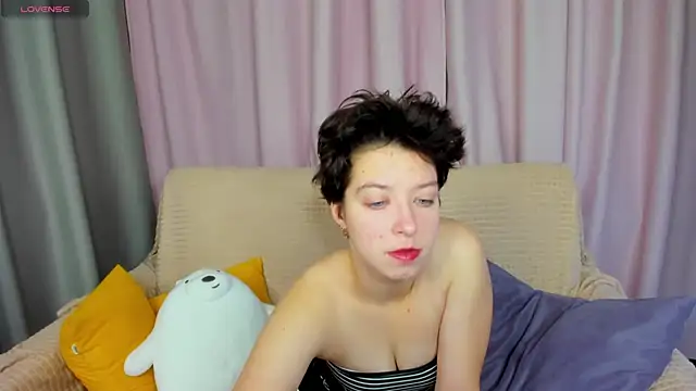 Sara Frayer online show from November 12, 2025, 1:17 am