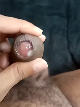 Elegant Guy online show from November 17, 2025, 11:16 am