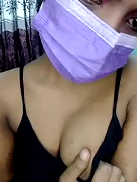 Snapshot of hottywife-03 chatting on April 4, 2026, 5:32 pm hottywife-03 online show from April 4, 2026, 5:32 pm