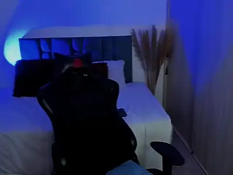 Snapshot of Dammianmiller chatting on October 5, 2025, 2:43 am Dammianmiller online show from October 5, 2025, 2:43 am