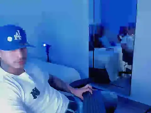 Snapshot of Dammianmiller chatting on October 8, 2025, 11:02 pm Dammianmiller online show from October 8, 2025, 11:02 pm