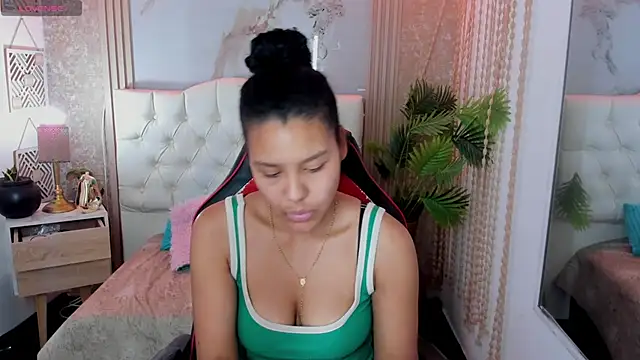 AriaVega online show from March 29, 2026, 12:16 pm