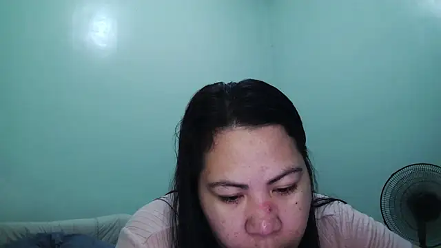 Snapshot of TeaseNPlease_13 chatting on December 21, 2025, 6:20 am TeaseNPlease 13 online show from December 21, 2025, 6:20 am