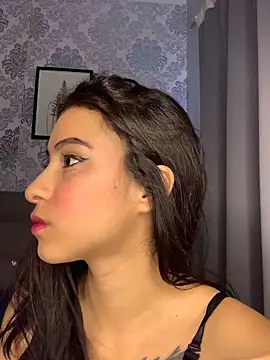 Alana Martinez  online show from April 16, 2026, 8:31 pm