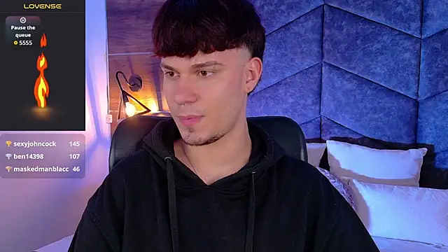 LiamThunder05  online show from October 29, 2025, 3:20 am