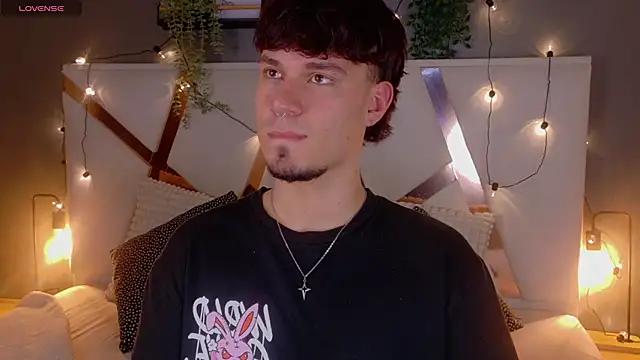 LiamThunder05  online show from November 21, 2025, 8:07 pm