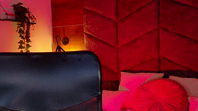 LiamThunder05  online show from November 26, 2025, 3:07 am