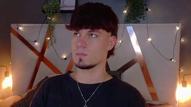 LiamThunder05  online show from December 15, 2025, 7:40 pm